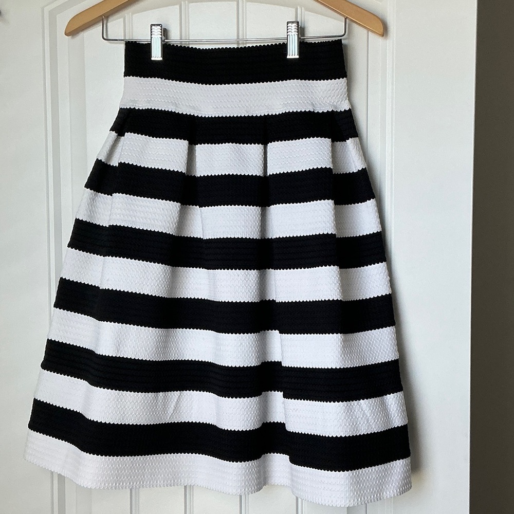 New York & Company Black and White A-Line Skirt